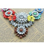 Колье крупное цветное