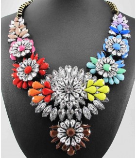Колье крупное цветное