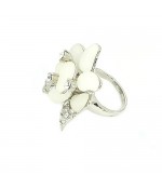 Кольцо цветок бело-серебристое